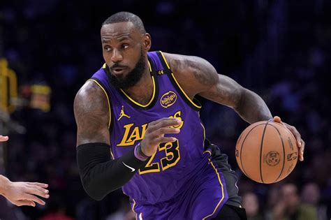 LeBron James breaks Michael Jordan's record for most 30.